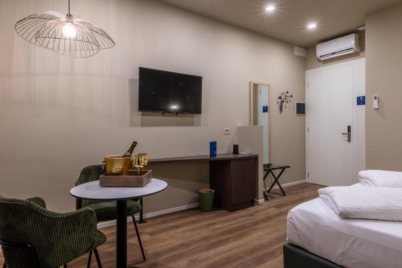 Hi Room เตรนโต ภายนอก รูปภาพ